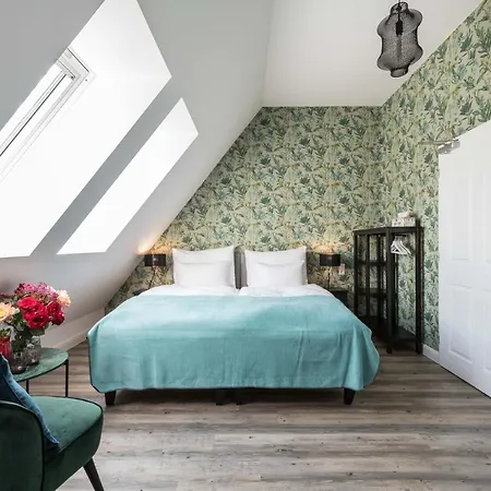 Guest house Na Kmine 4*