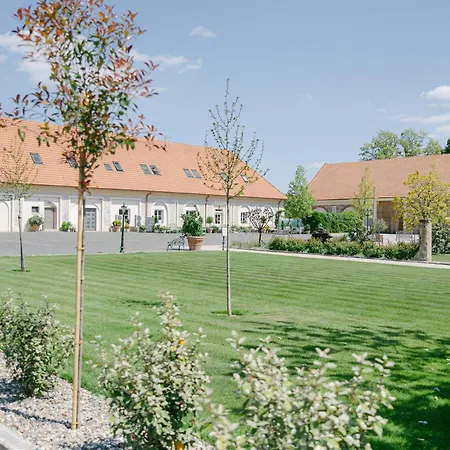 Guest house Na Kmine 4*